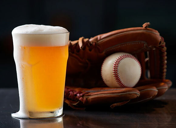 Draft beer and baseball 580x422