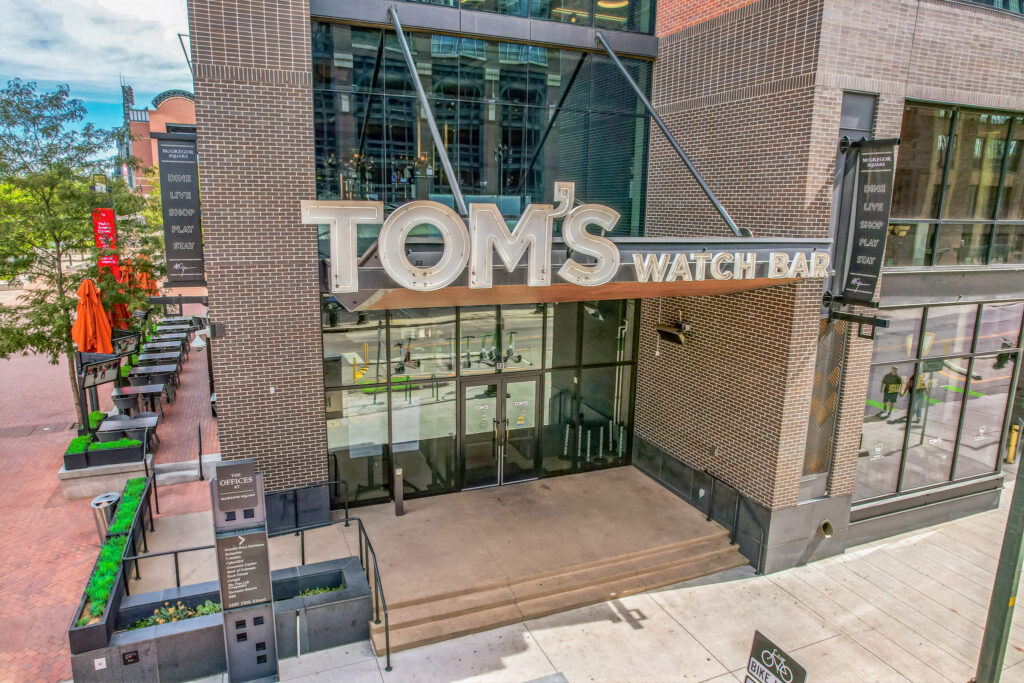 Front of Tom's