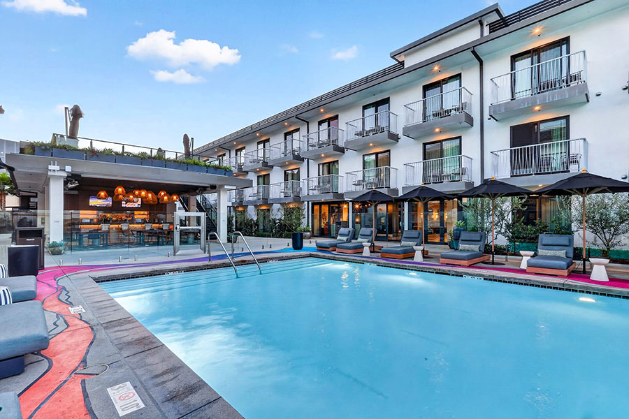 Pool Bar